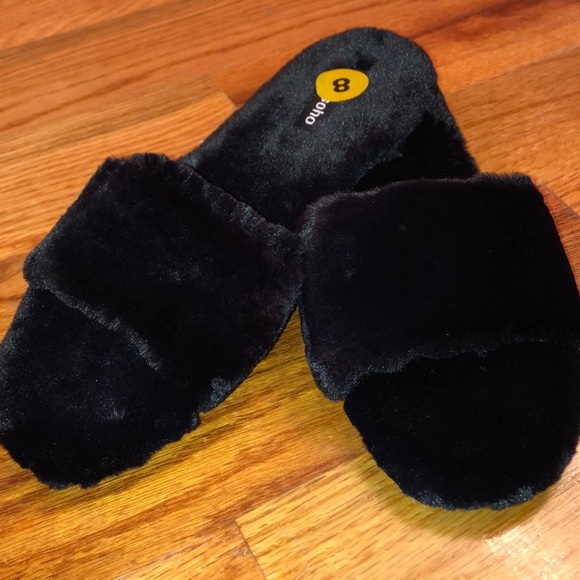 BRAND NEW❣️ Fuzziest Slippers ❣️ - Picture 2 of 8